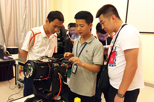 光2018年全国专业舞台灯光系统技术培训班圆